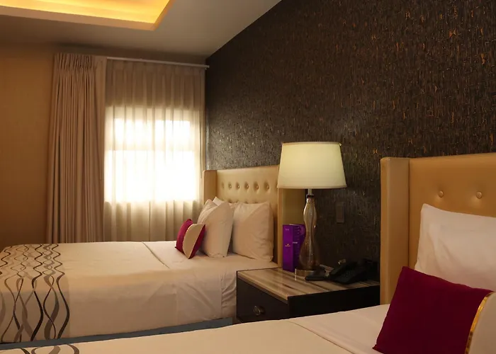 Hotel West Plaza